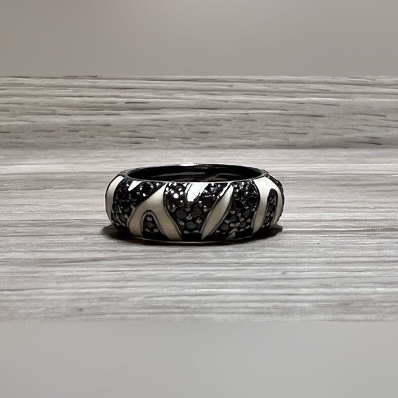 Designer Hidalgo Sterling Silver White Enamel & Black Cubic Zirconia Band Ring - Picture 1 of 7